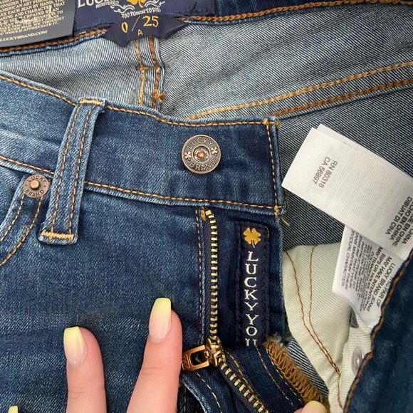 New with tags Lucky brand charlie skinny jeans - Picture 3 of 4